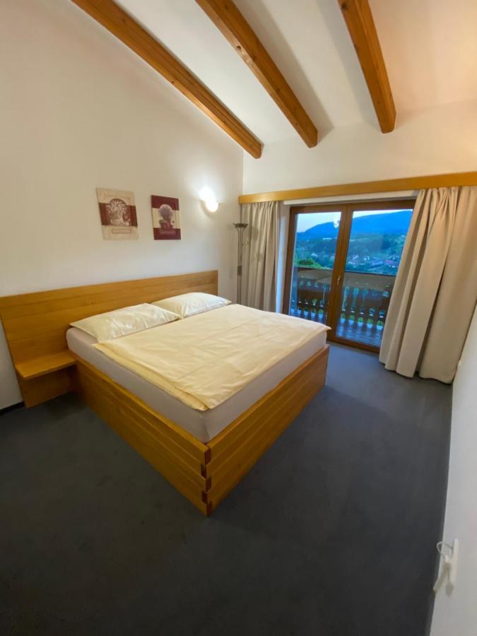 Selsky Dvur Perstejn Hotel Ngoại thất bức ảnh