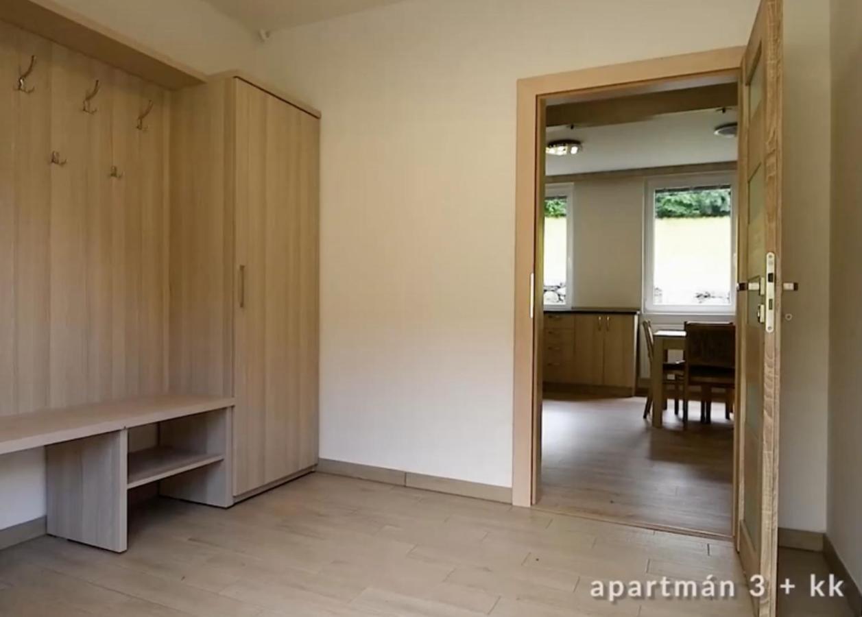 Selsky Dvur Perstejn Hotel Ngoại thất bức ảnh