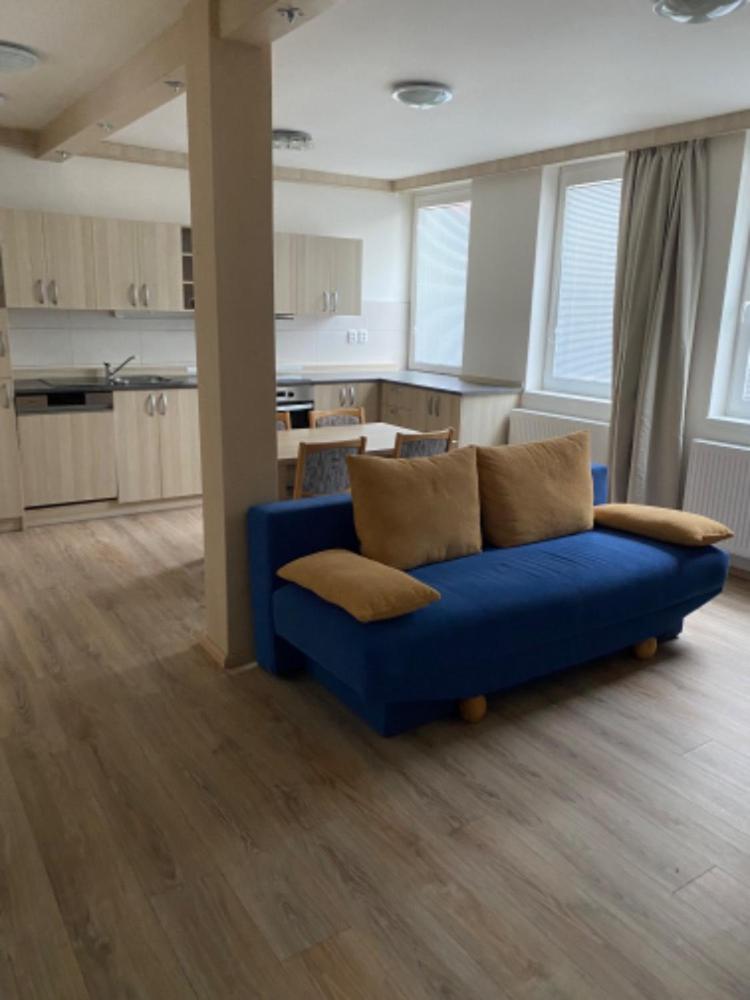 Selsky Dvur Perstejn Hotel Ngoại thất bức ảnh