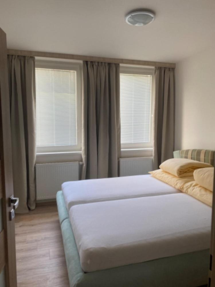 Selsky Dvur Perstejn Hotel Ngoại thất bức ảnh