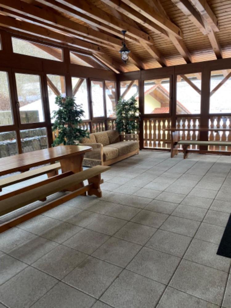 Selsky Dvur Perstejn Hotel Ngoại thất bức ảnh